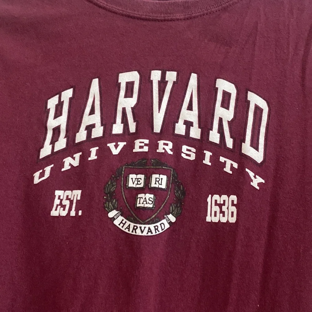 Harvard University Maroon T-Shirt 100% Cotton Women’s Size Medium M Vintage